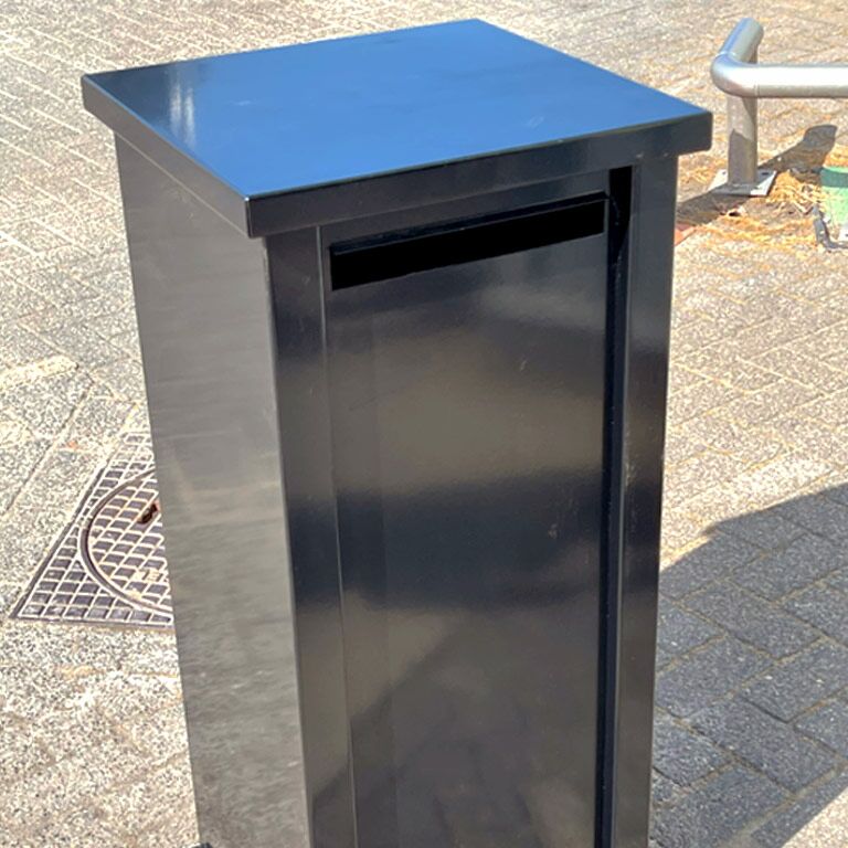 Poštovní schránka z práškově lakované oceli Arizona Typ S