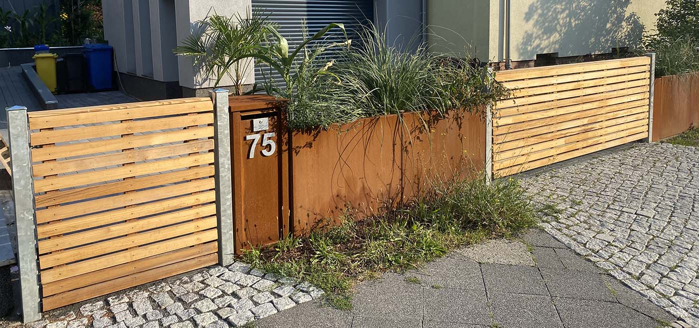 Cortenová ocel na předzahrádce: inspirace a nápady